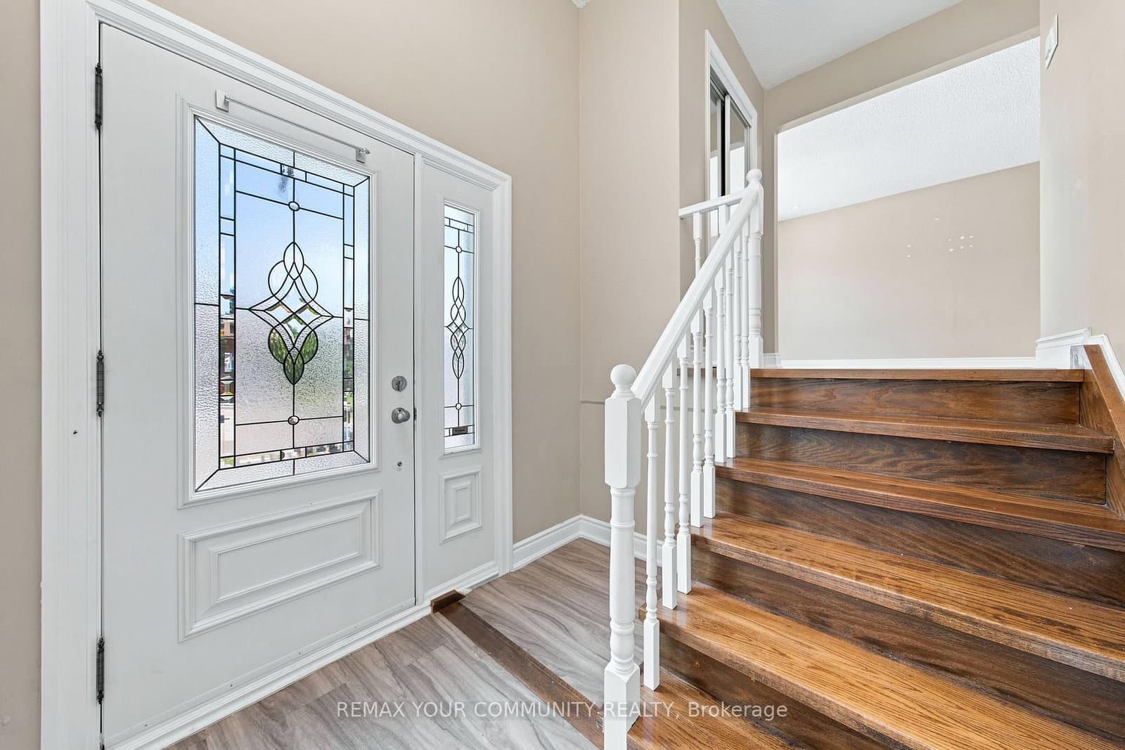 36 Roseville Drive, Unit Upper thumbnail 3