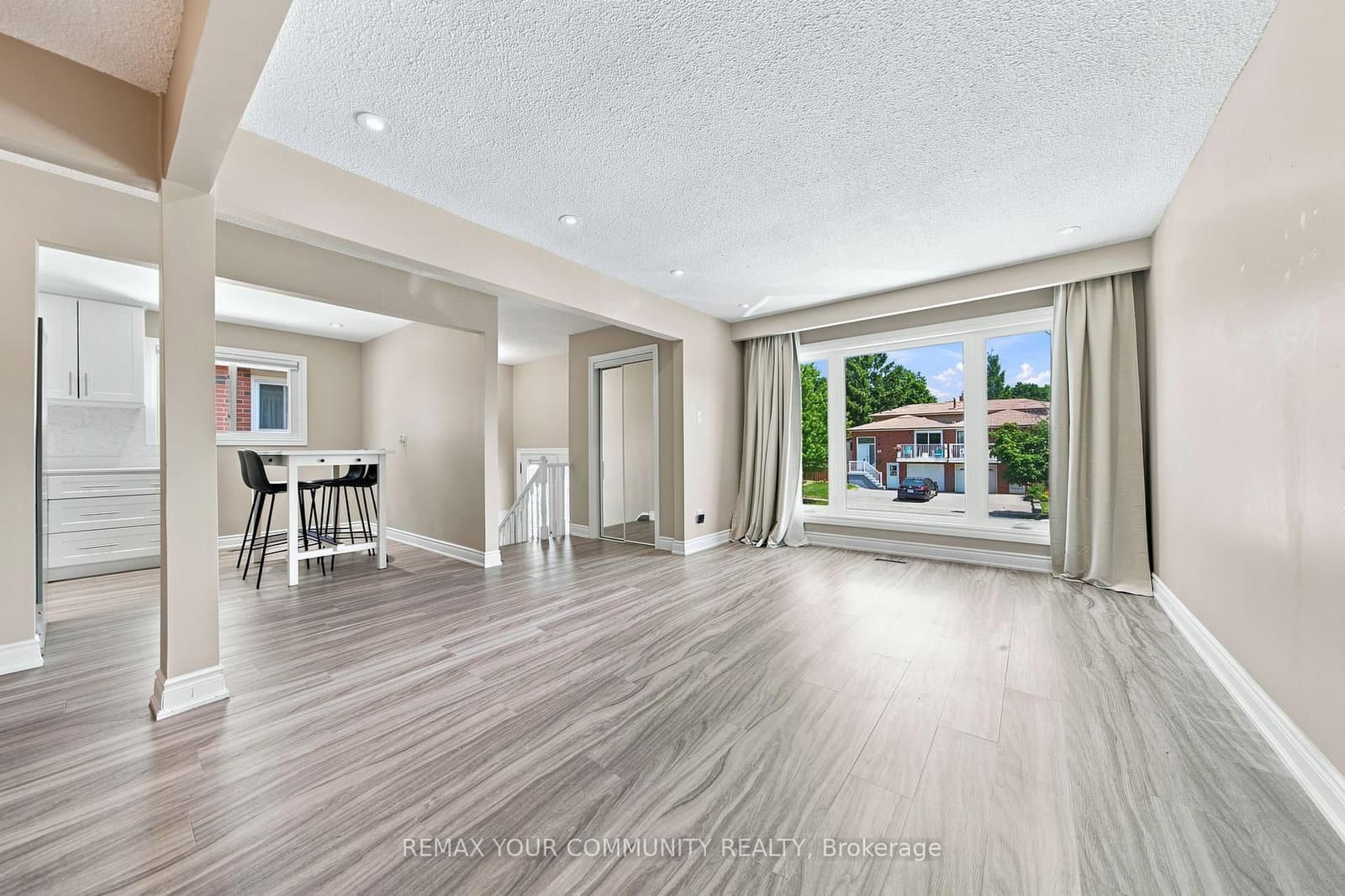 36 Roseville Drive, Unit Upper thumbnail 7