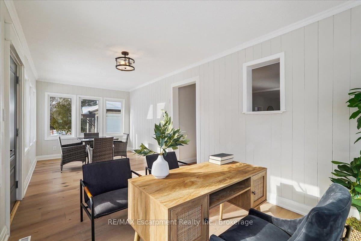 135 DEANE Avenue thumbnail 5