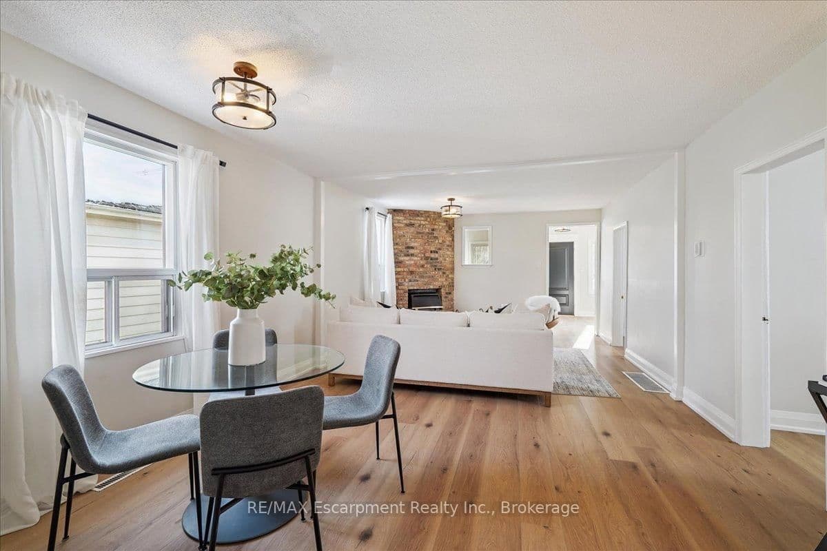 135 DEANE Avenue thumbnail 8
