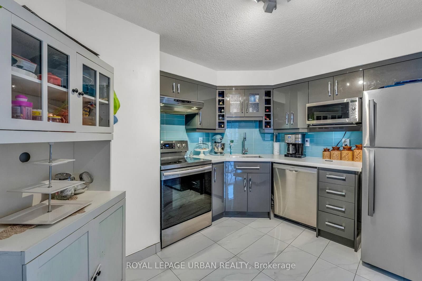 61 Markbrook Lane, Unit 1210 thumbnail 16