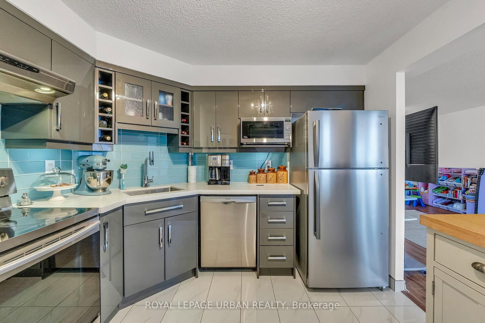 61 Markbrook Lane, Unit 1210 thumbnail 17