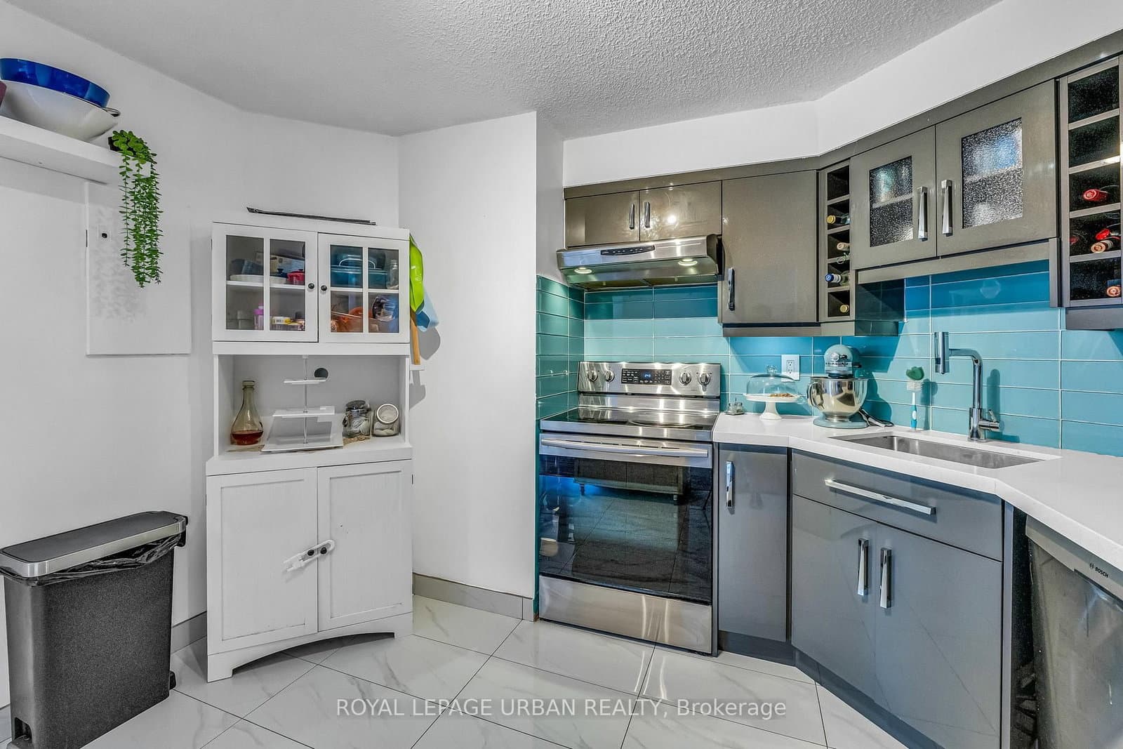 61 Markbrook Lane, Unit 1210 thumbnail 19