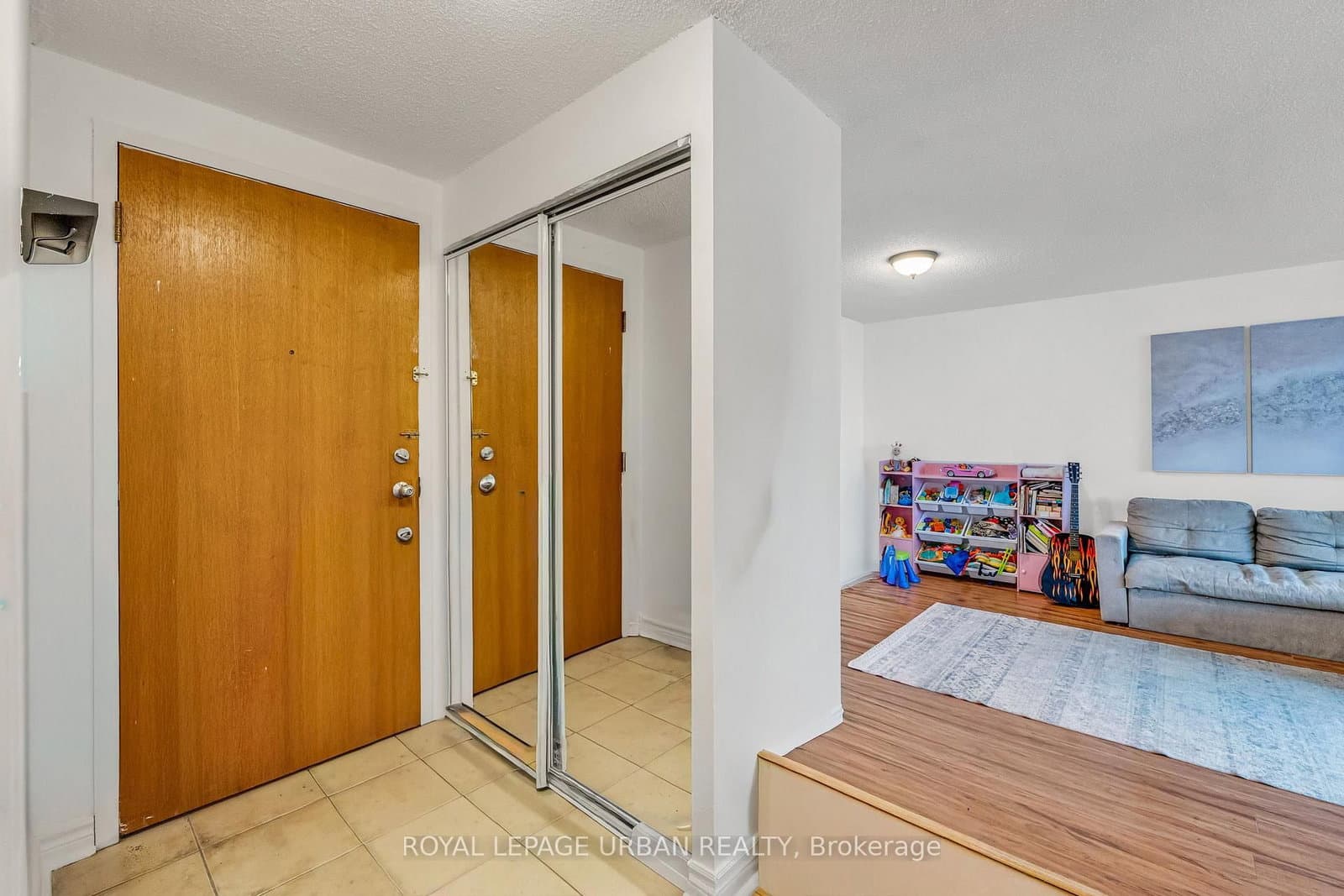 61 Markbrook Lane, Unit 1210 thumbnail 3