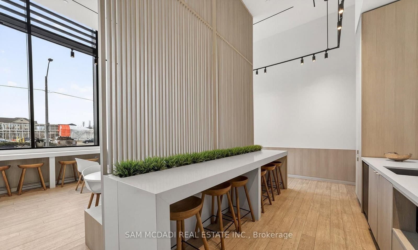 28 Ann Street E, Unit 301 thumbnail 22