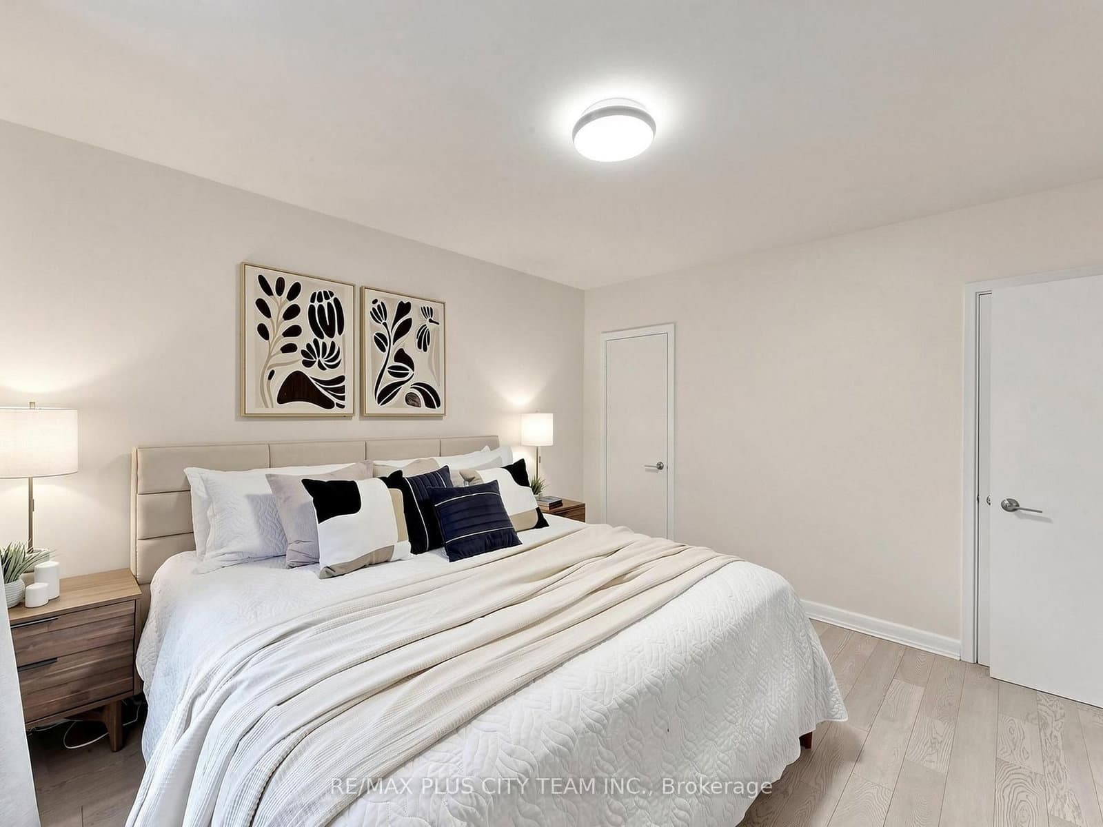 260 Renforth Drive thumbnail 15