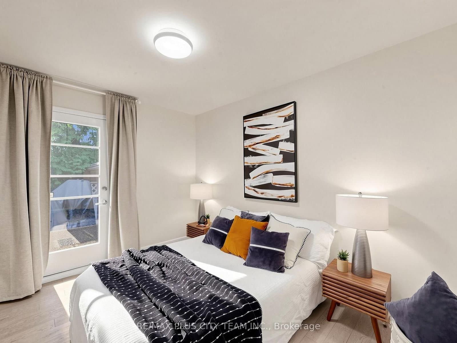 260 Renforth Drive thumbnail 17