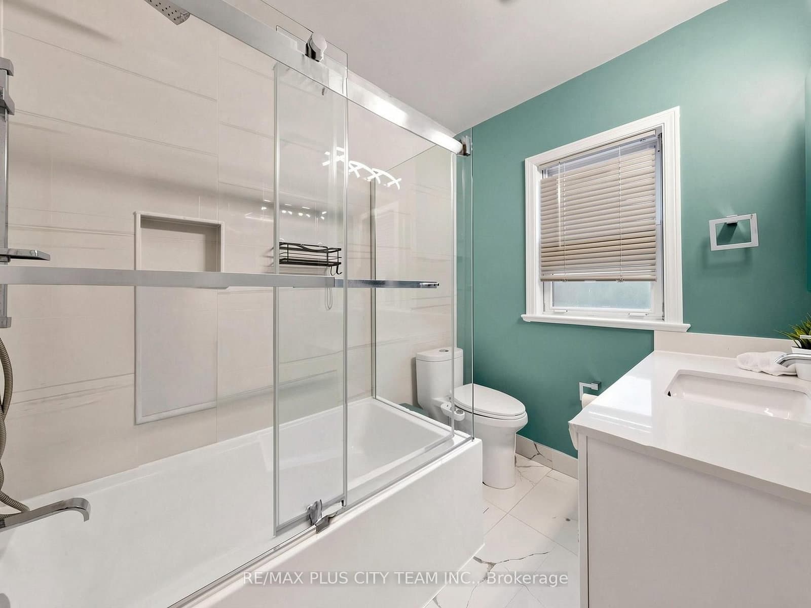 260 Renforth Drive thumbnail 21
