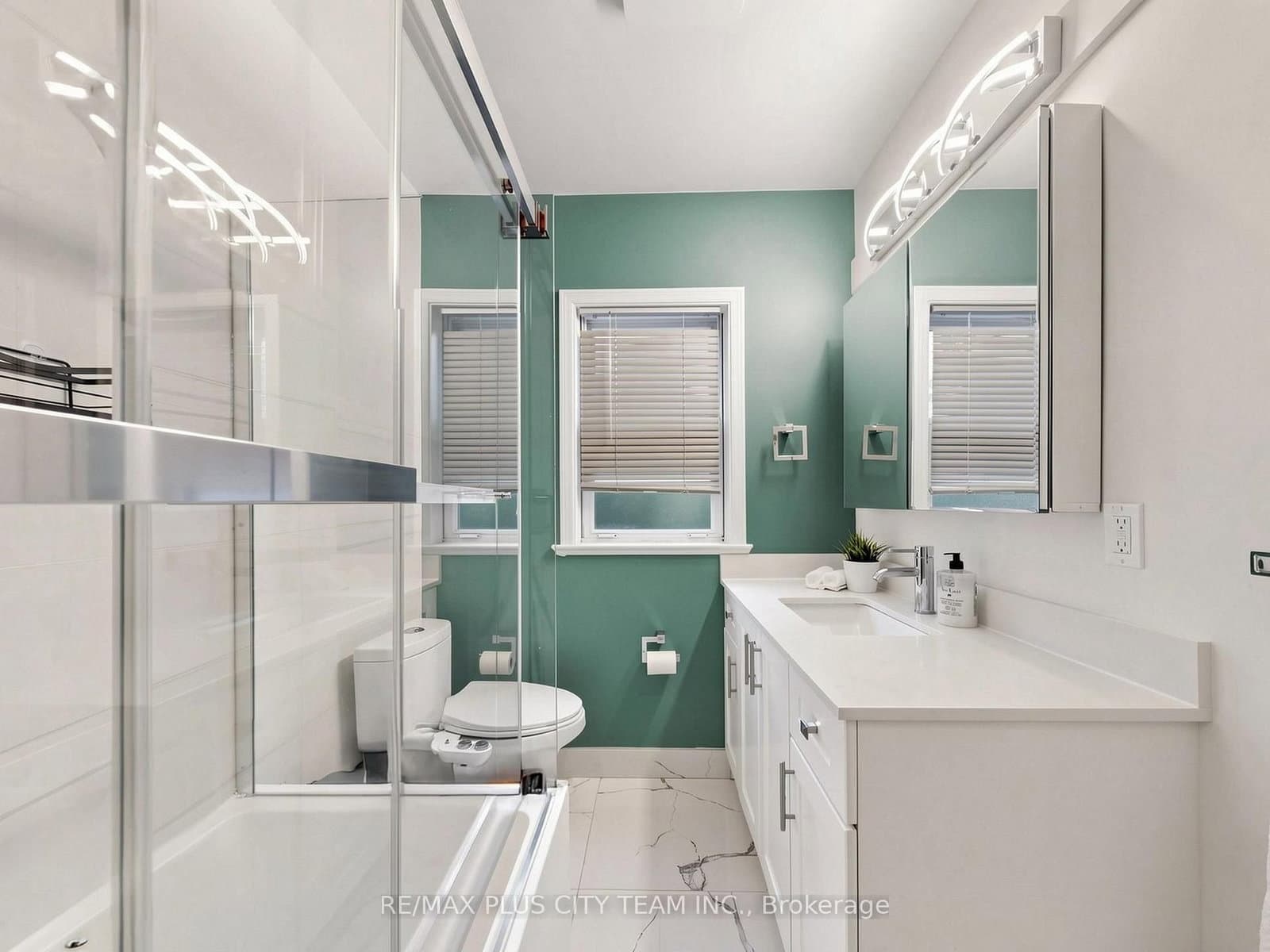 260 Renforth Drive thumbnail 22