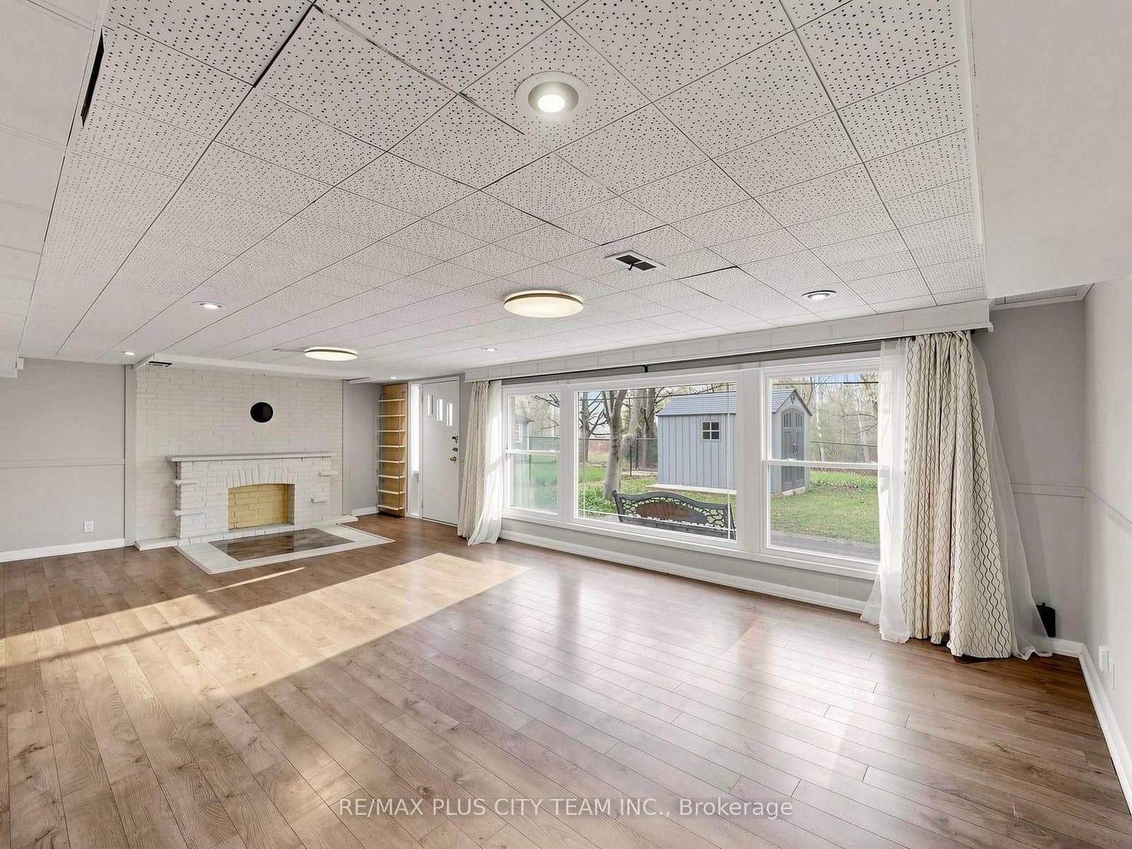 260 Renforth Drive thumbnail 24