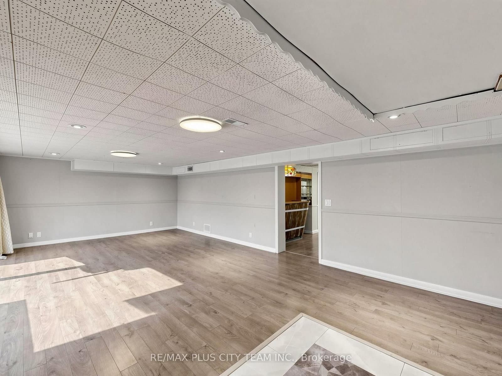 260 Renforth Drive thumbnail 27