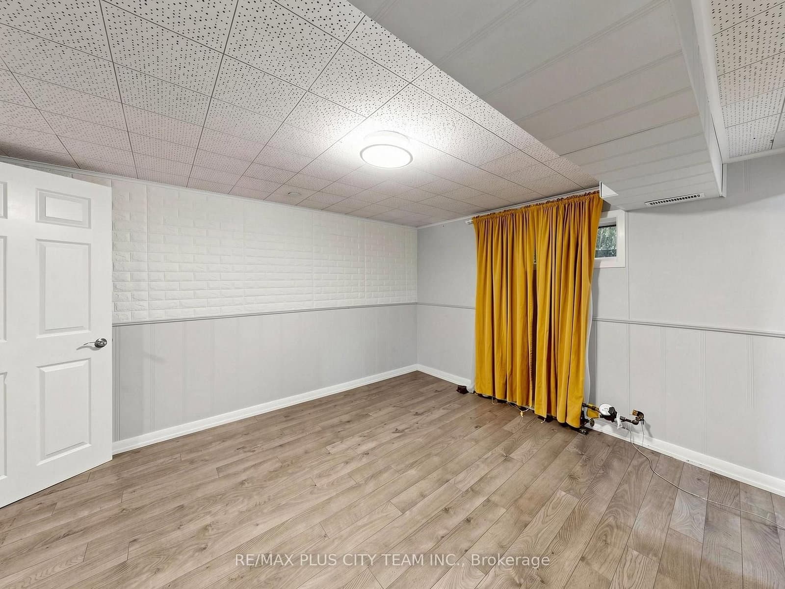 260 Renforth Drive thumbnail 29