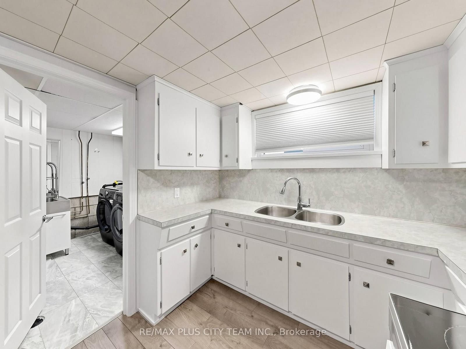 260 Renforth Drive thumbnail 33