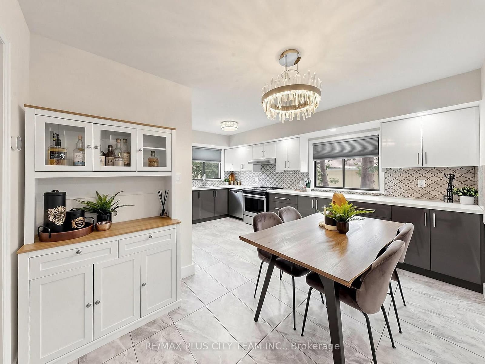 260 Renforth Drive thumbnail 8