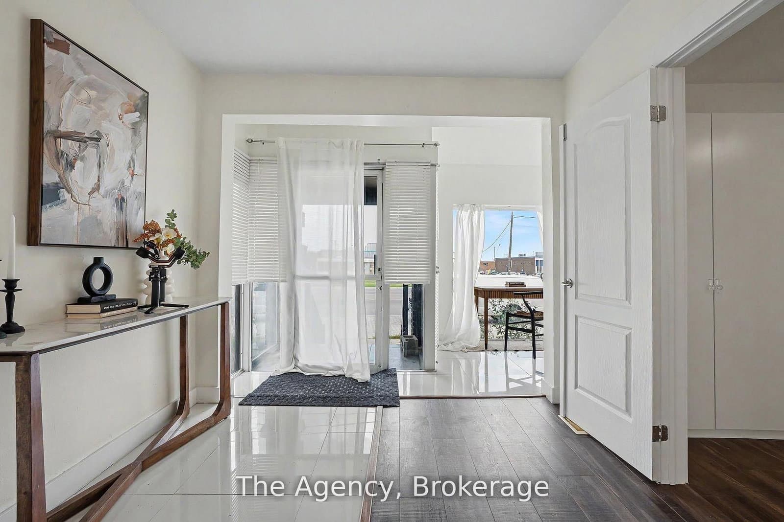 881 Lakeshore Road E thumbnail 11