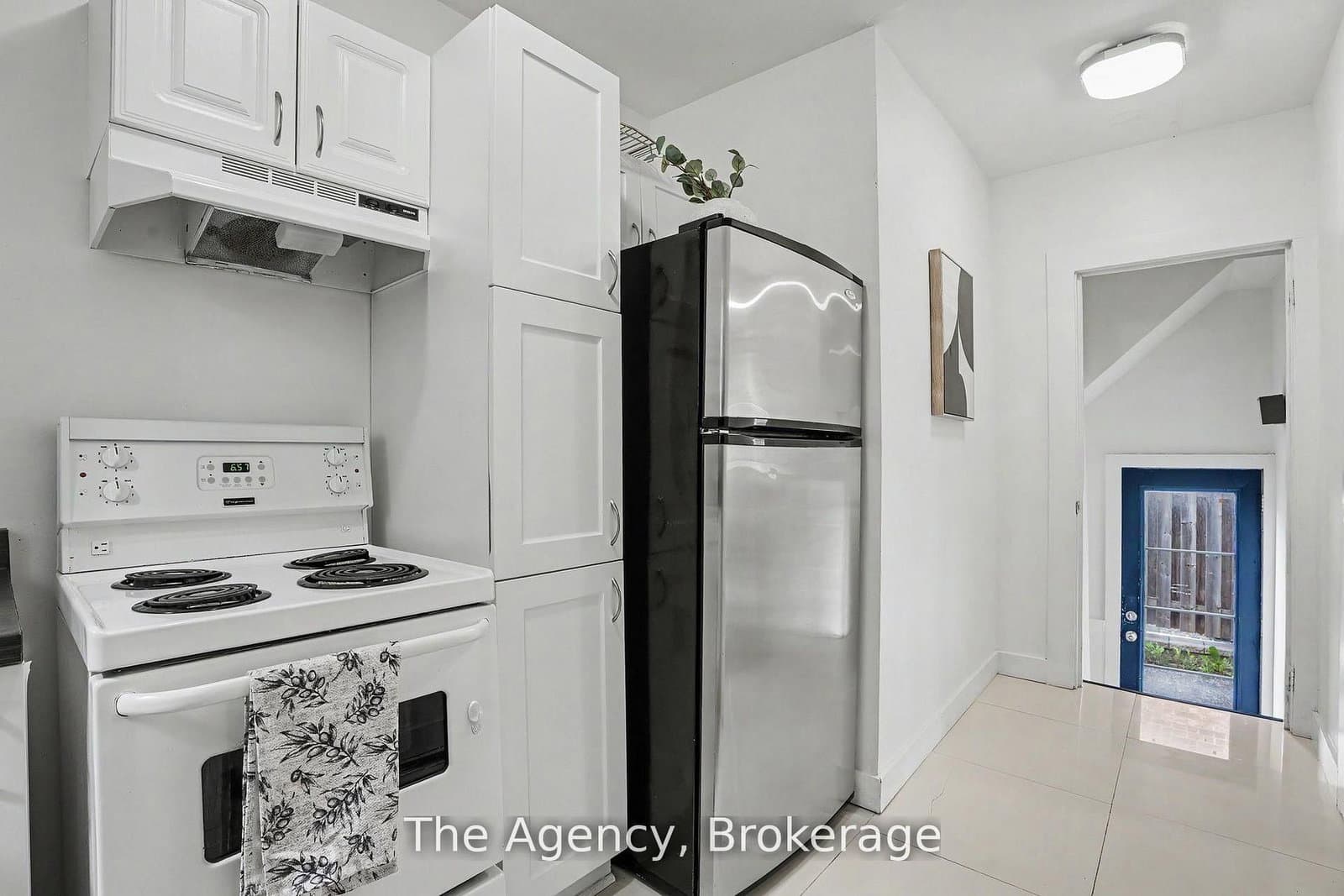 881 Lakeshore Road E thumbnail 19