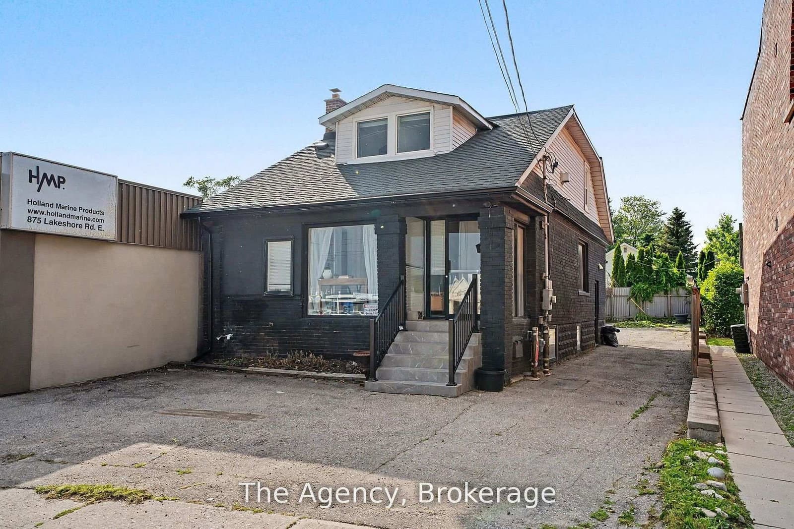 881 Lakeshore Road E thumbnail 2