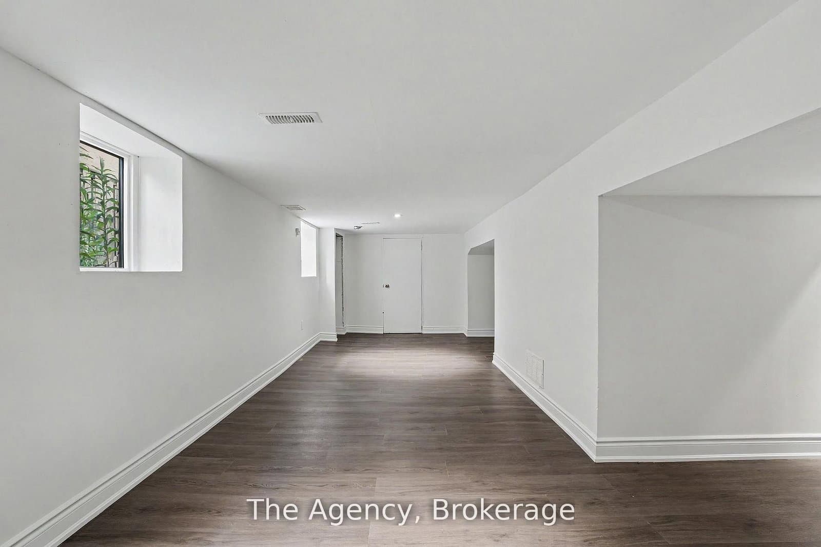 881 Lakeshore Road E thumbnail 21