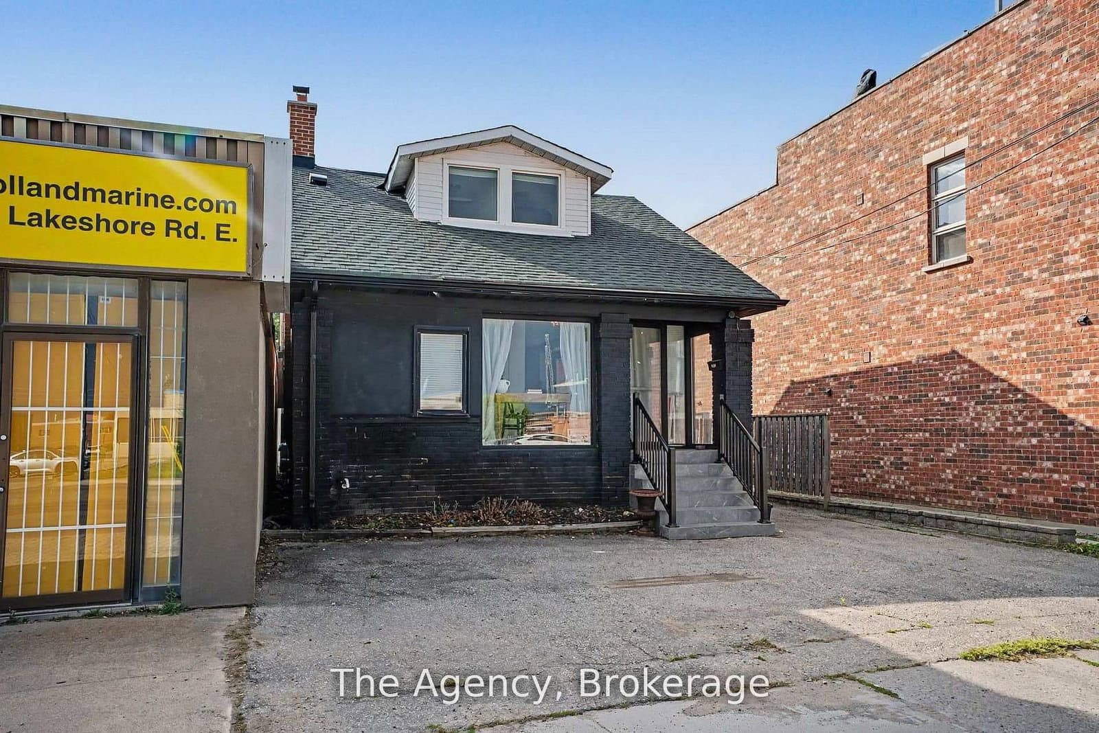 881 Lakeshore Road E thumbnail 47