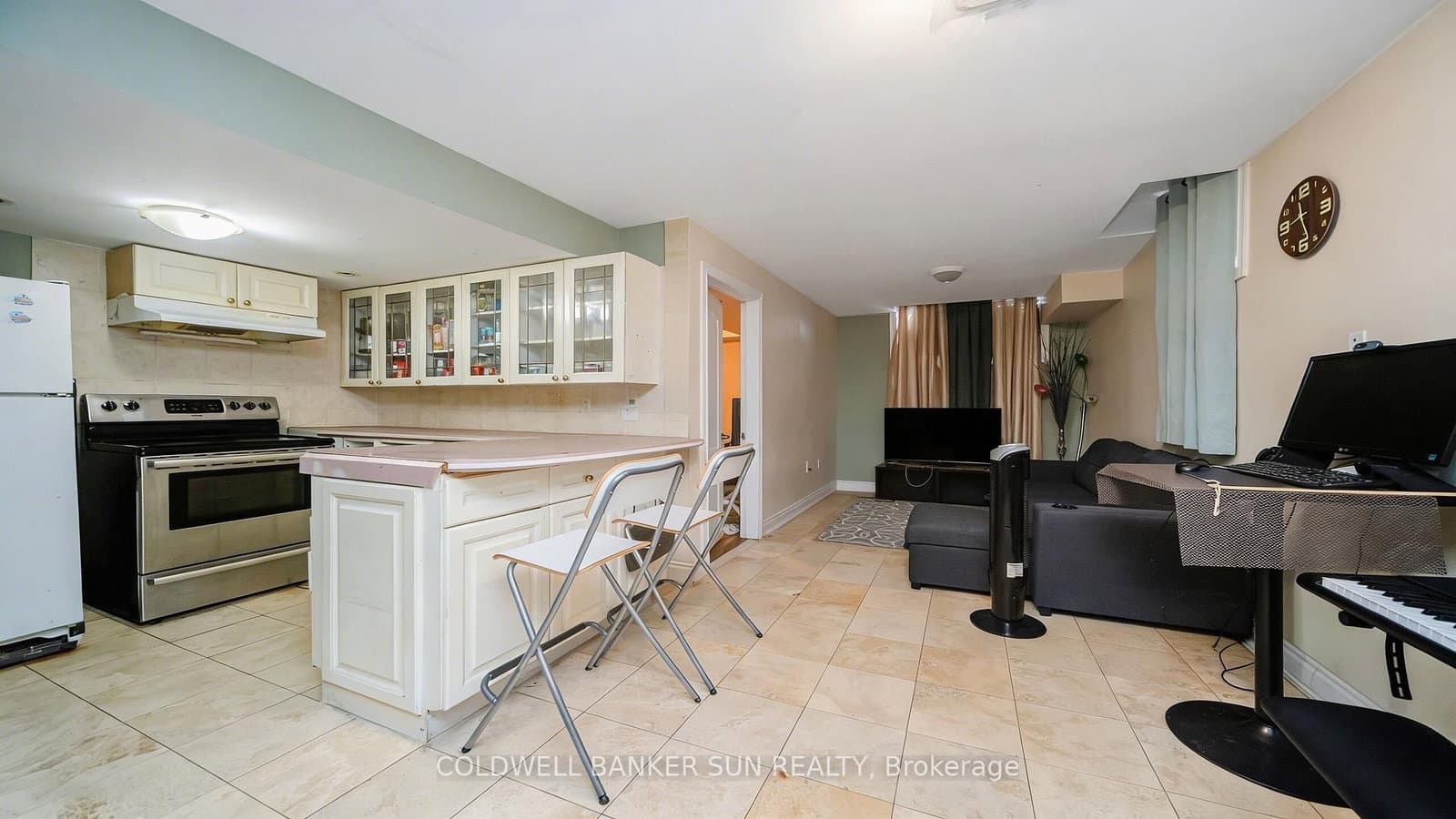146 Crystalview Crescent thumbnail 34