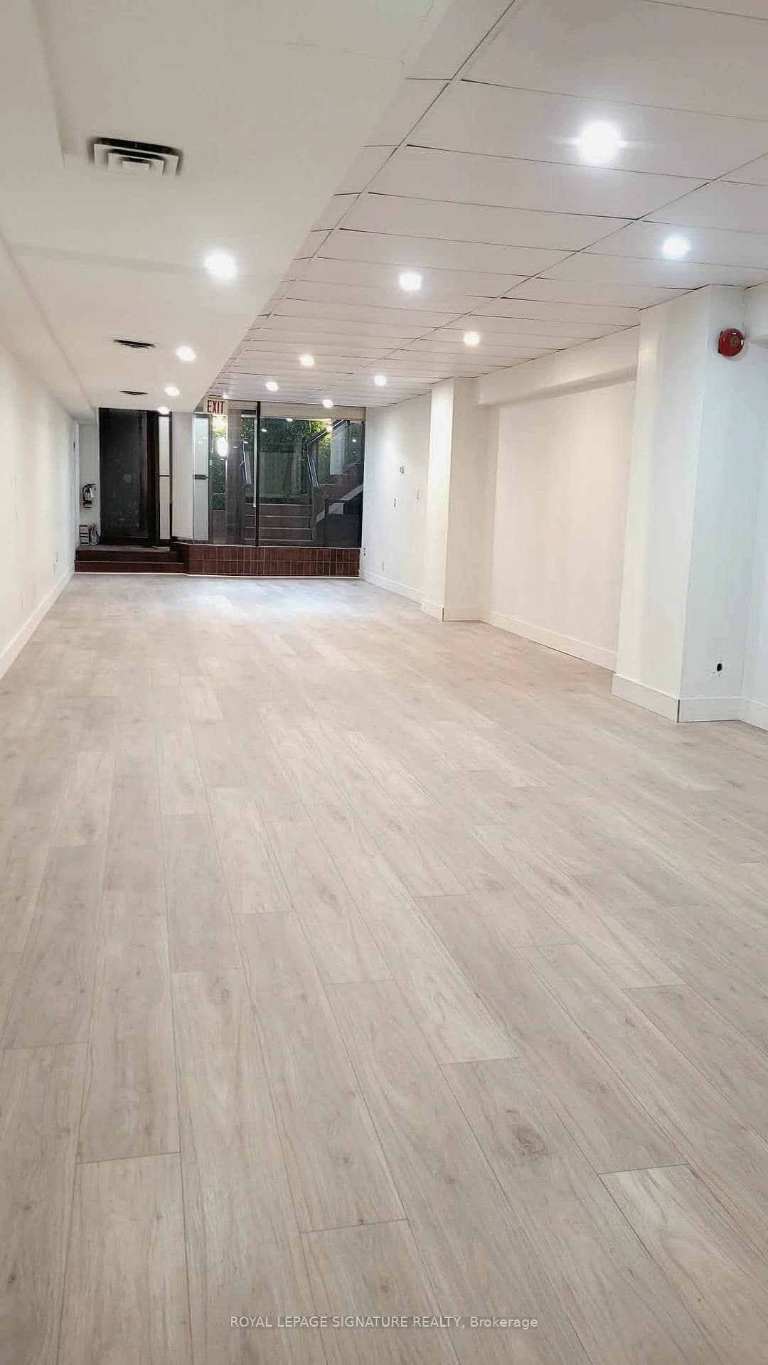 300 Lakeshore Road E, Unit 2 thumbnail 3