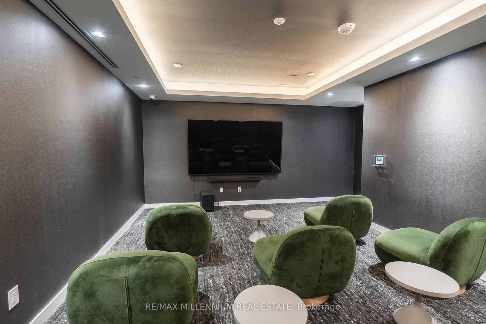 5105 Hurontario Street, Unit PH6 thumbnail 21