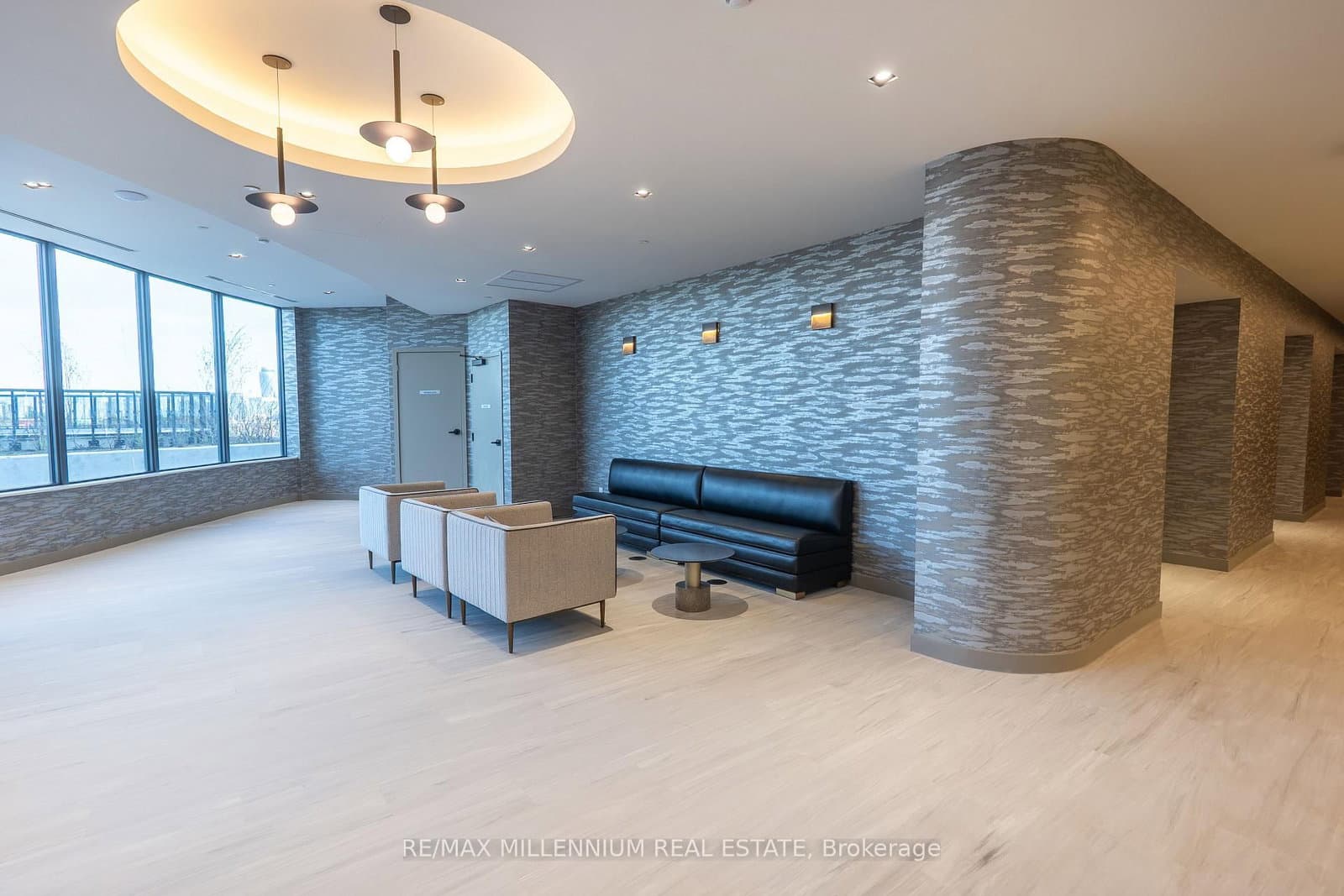 5105 Hurontario Street, Unit PH6 thumbnail 24