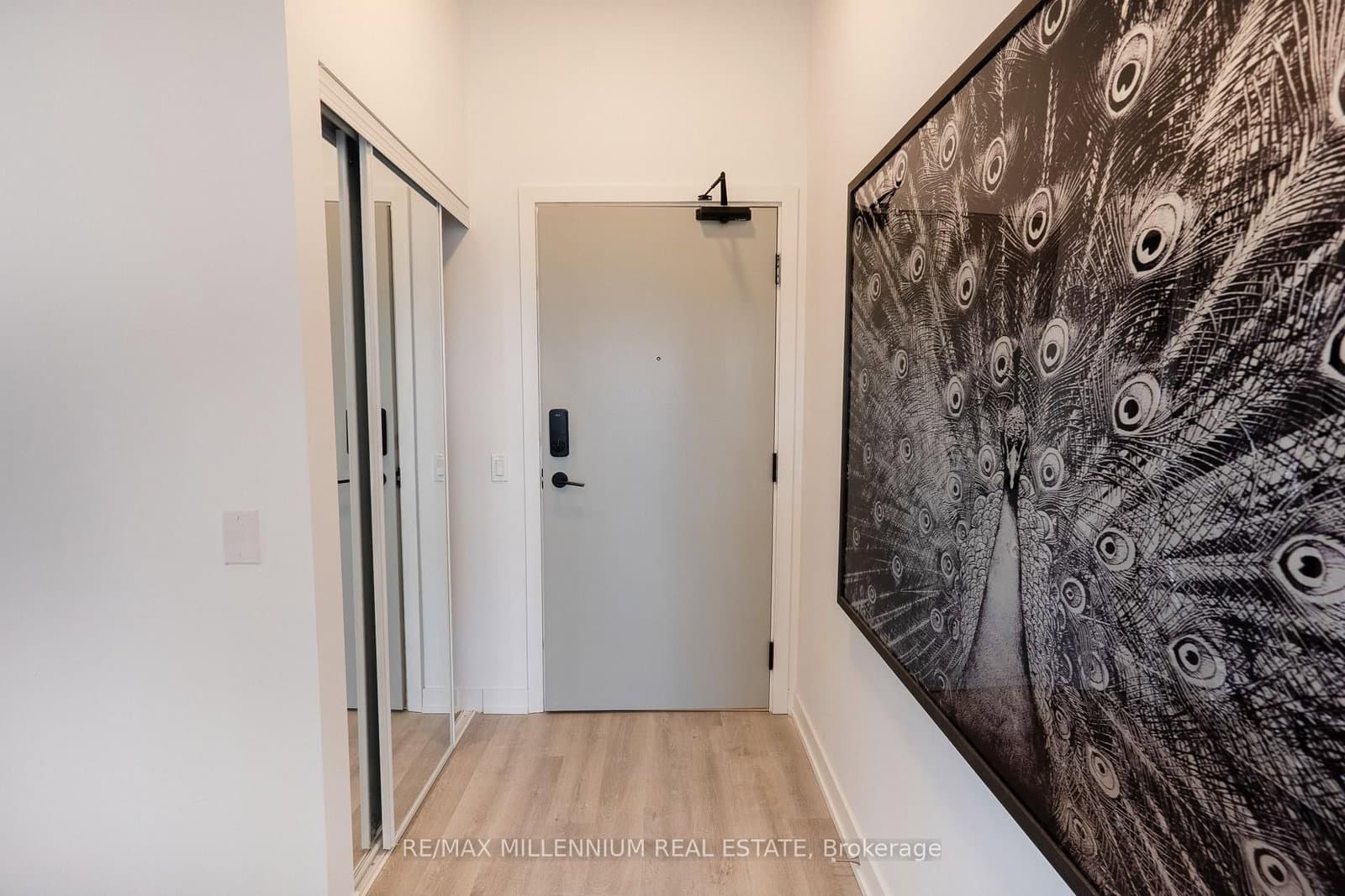 5105 Hurontario Street, Unit PH6 thumbnail 5