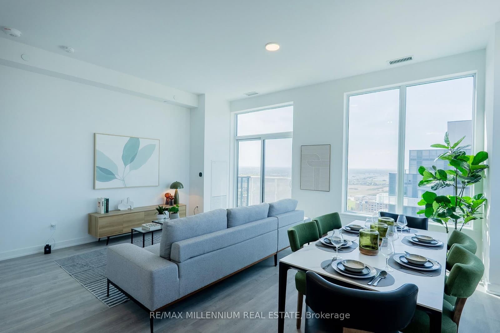 5105 Hurontario Street, Unit PH6 thumbnail 8