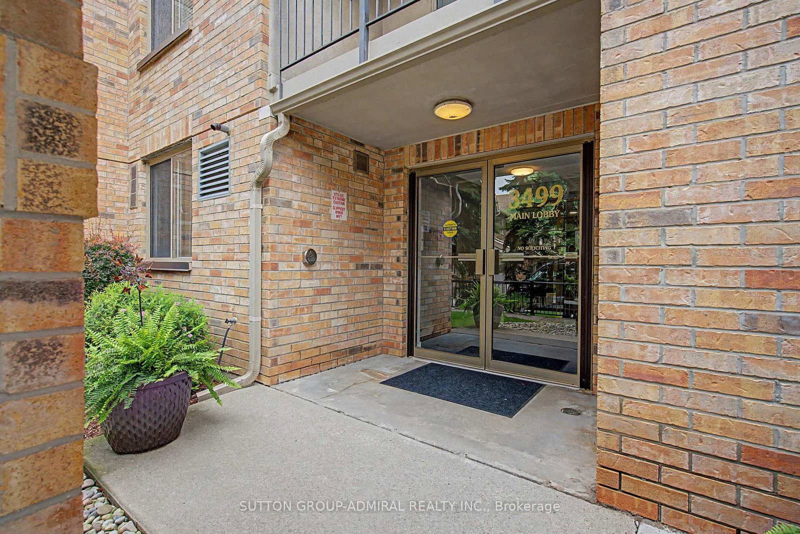 3499 Upper Middle Road, Unit 311 thumbnail 2