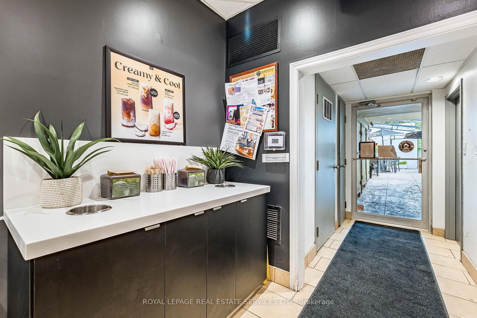 2340 Bloor Street W thumbnail 11