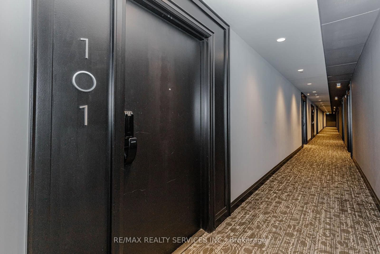 95 Dundas Street W, Unit 101 thumbnail 12
