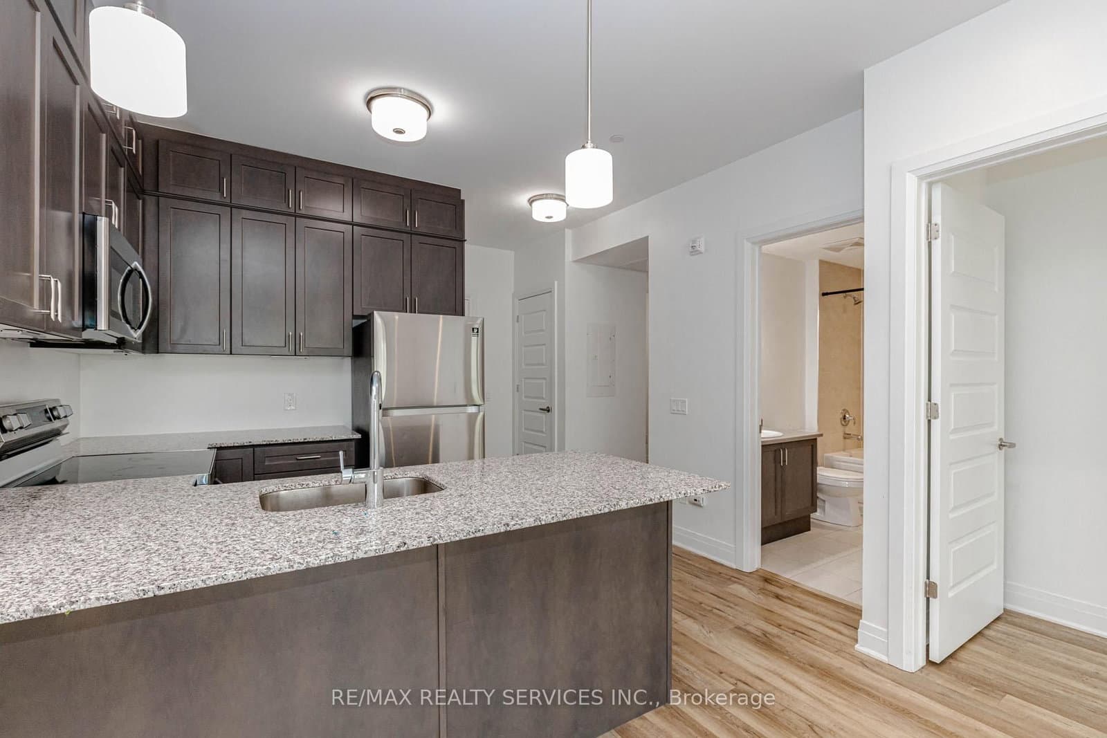 95 Dundas Street W, Unit 101 thumbnail 20