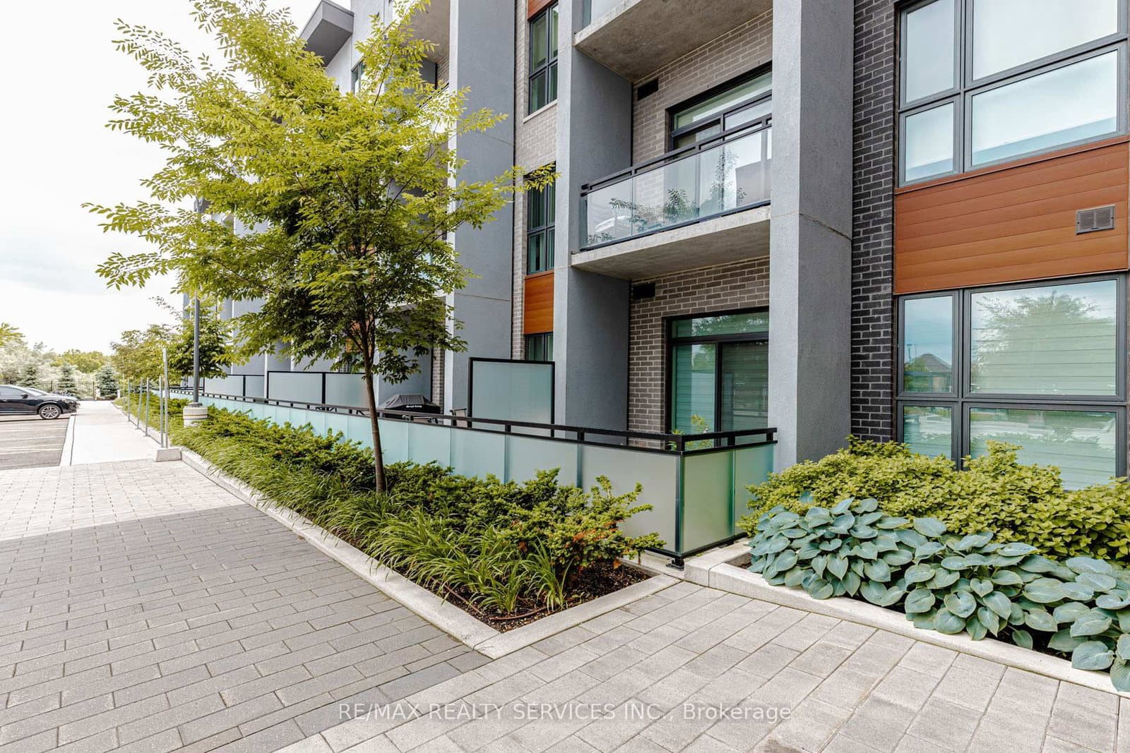 95 Dundas Street W, Unit 101 thumbnail 30