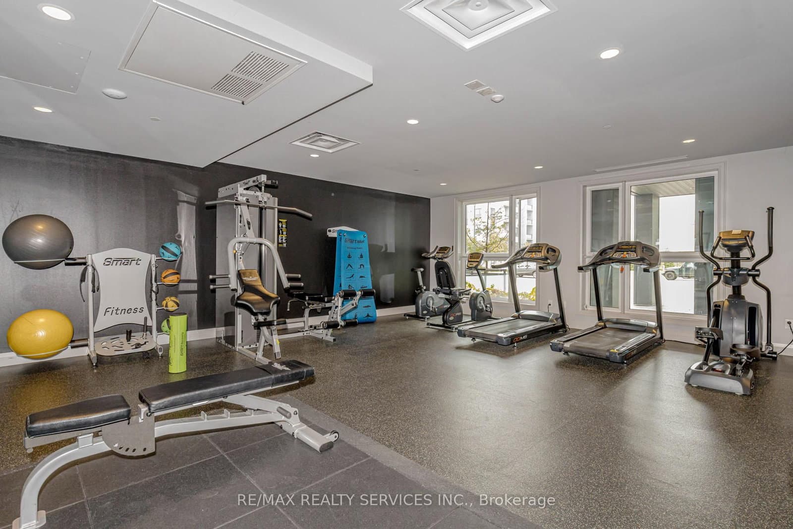 95 Dundas Street W, Unit 101 thumbnail 31