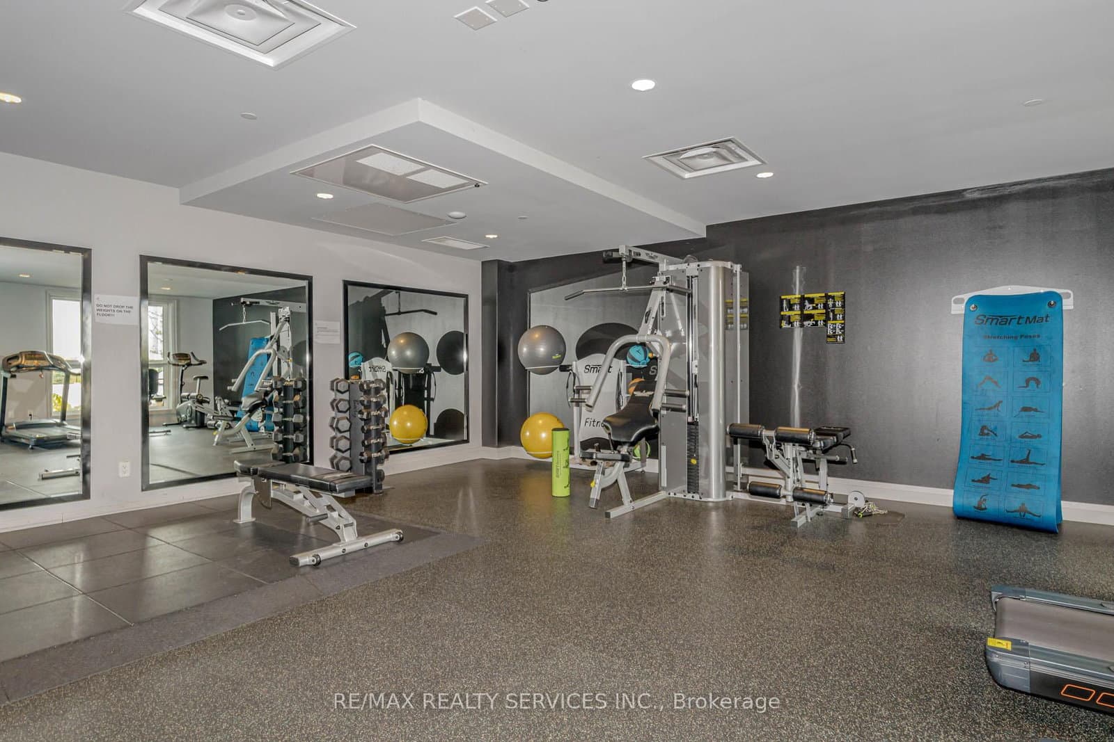 95 Dundas Street W, Unit 101 thumbnail 32