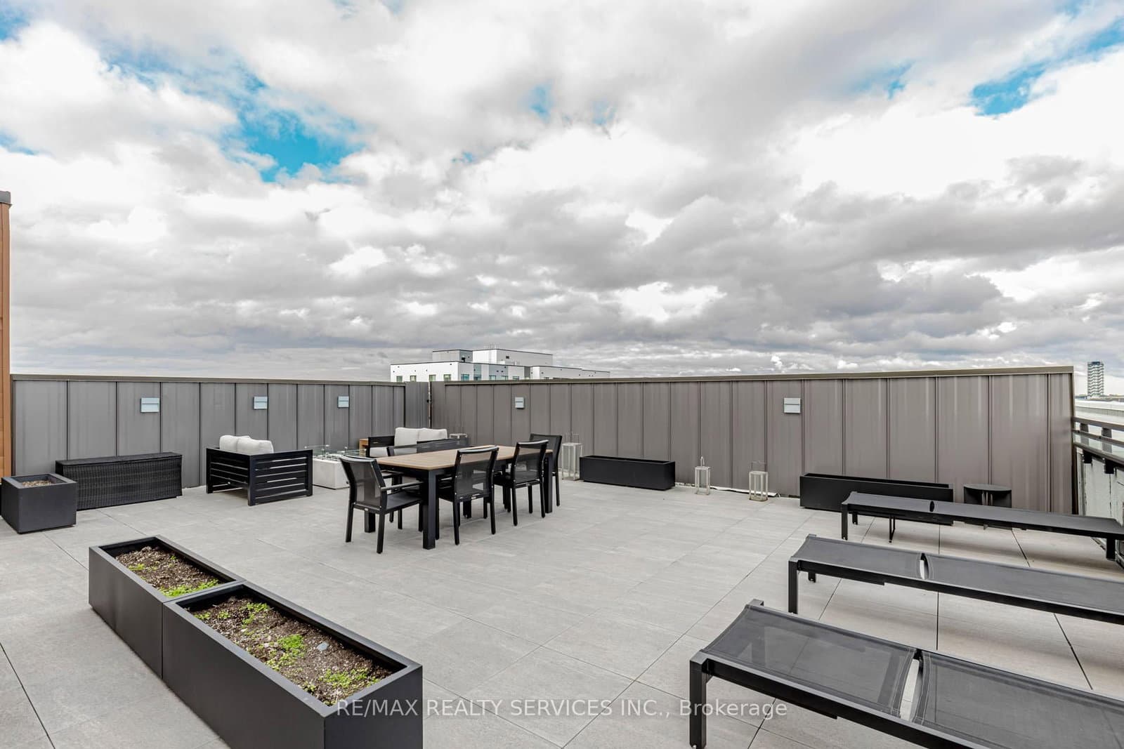 95 Dundas Street W, Unit 101 thumbnail 36