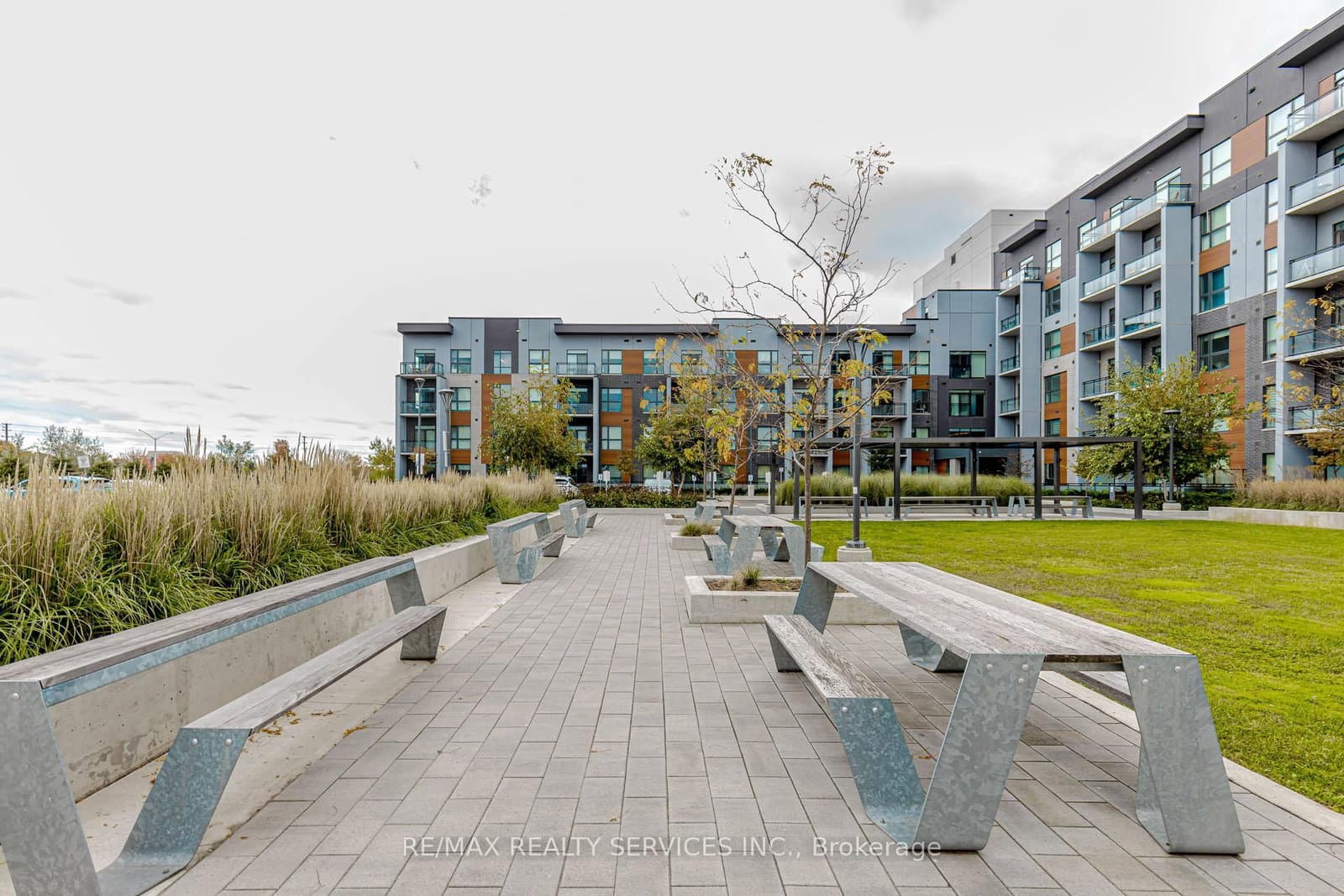 95 Dundas Street W, Unit 101 thumbnail 4