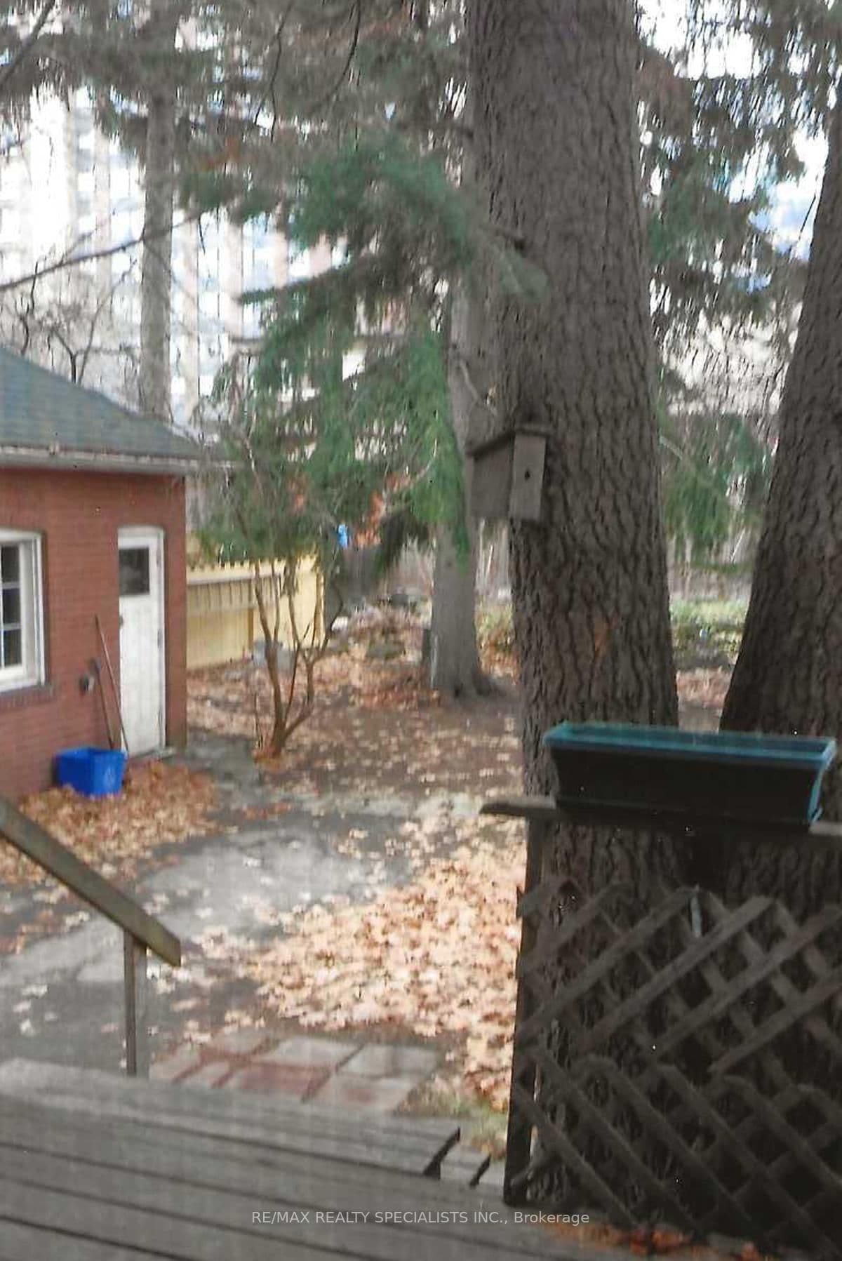 16 Wellington Street E thumbnail 5