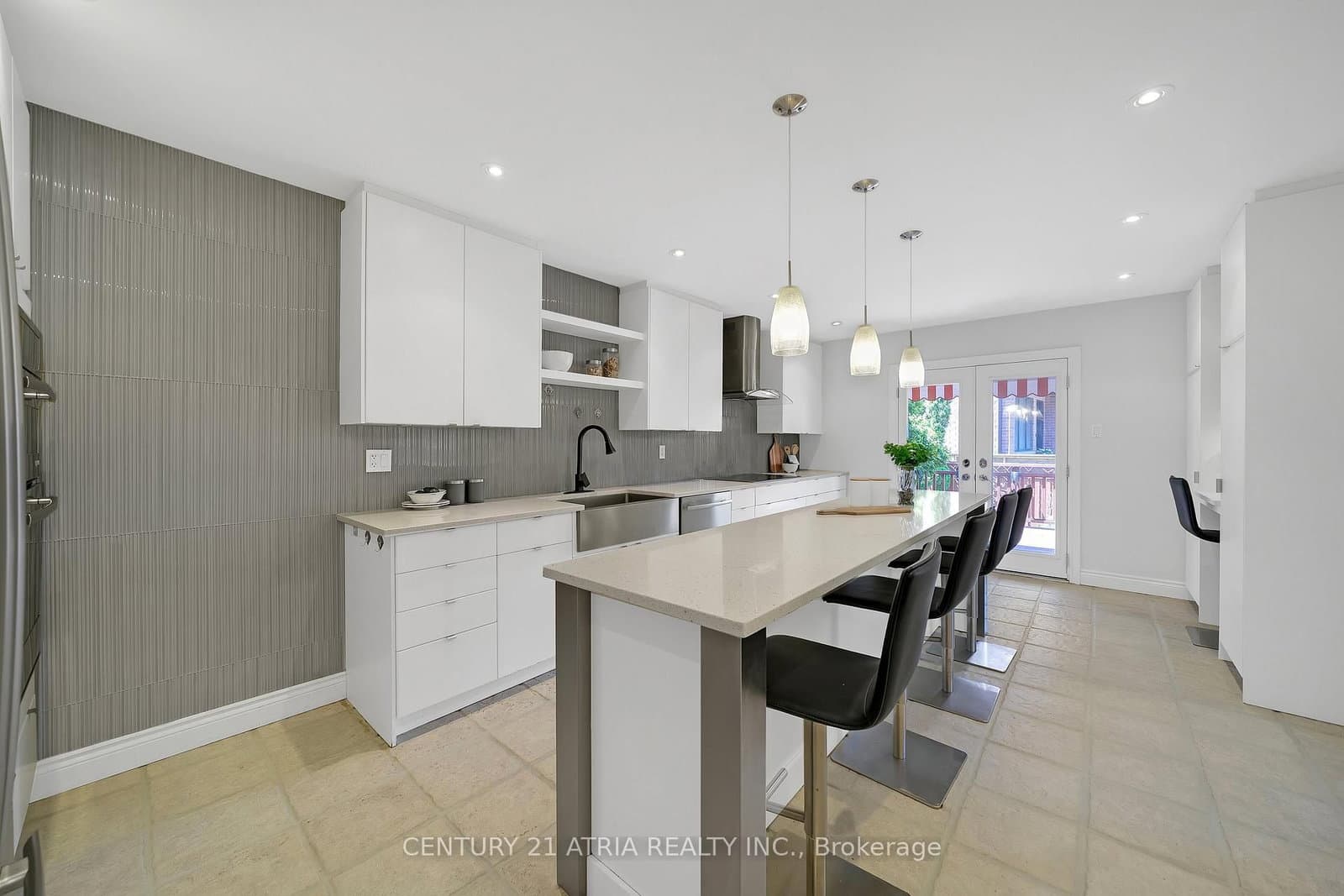543 S Queens Drive thumbnail 13