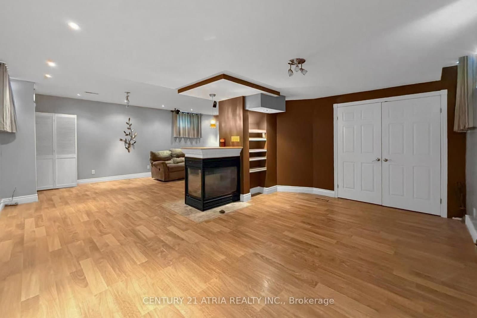 543 S Queens Drive thumbnail 37