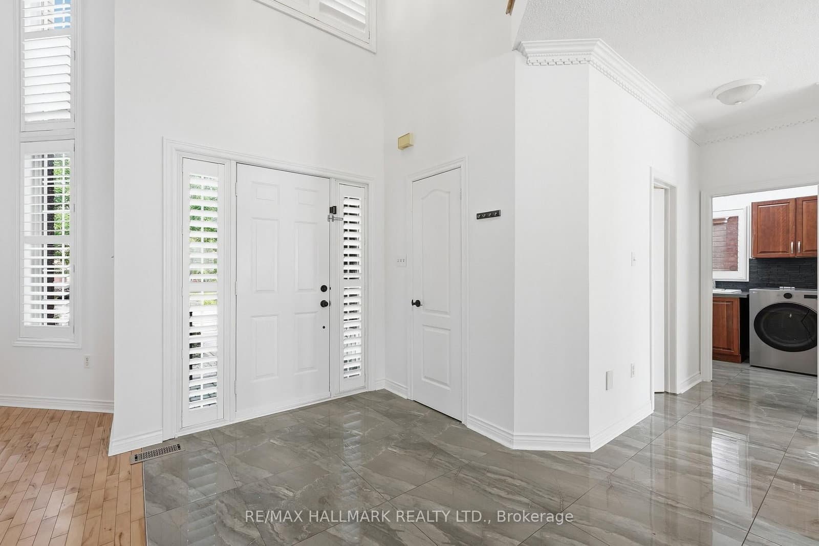 2013 Rosemount Crescent thumbnail 3