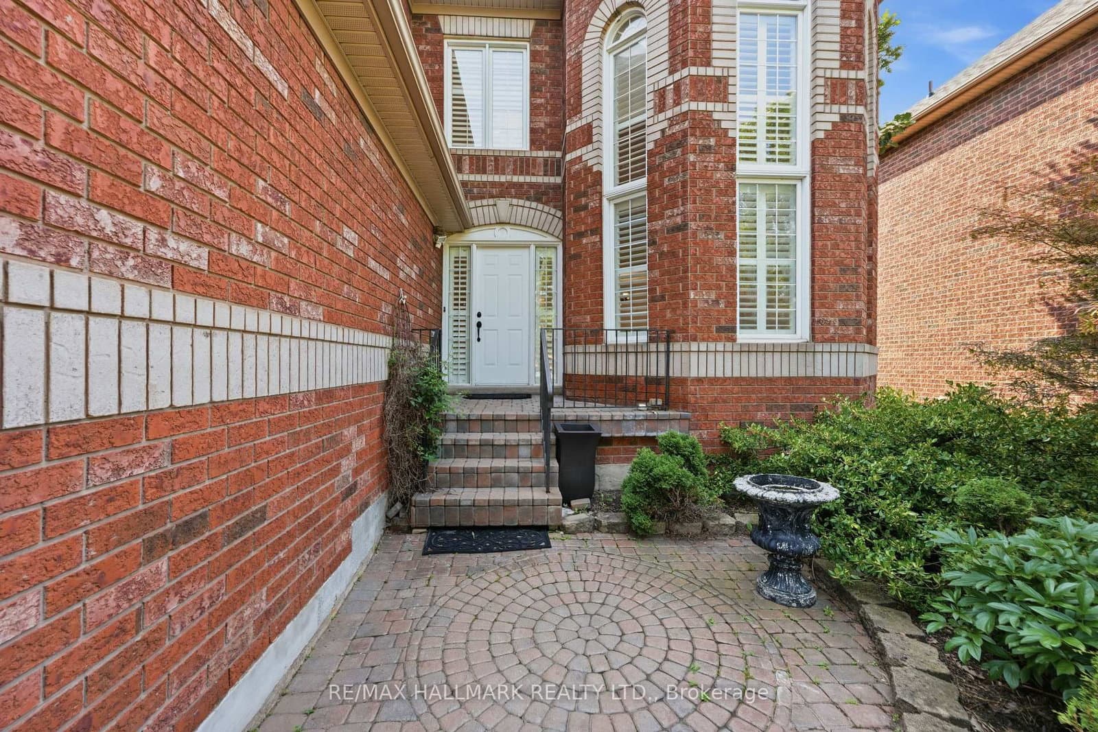 2013 Rosemount Crescent thumbnail 37