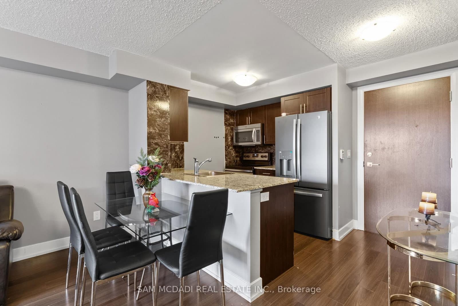 2 Eva Road, Unit 630 thumbnail 3