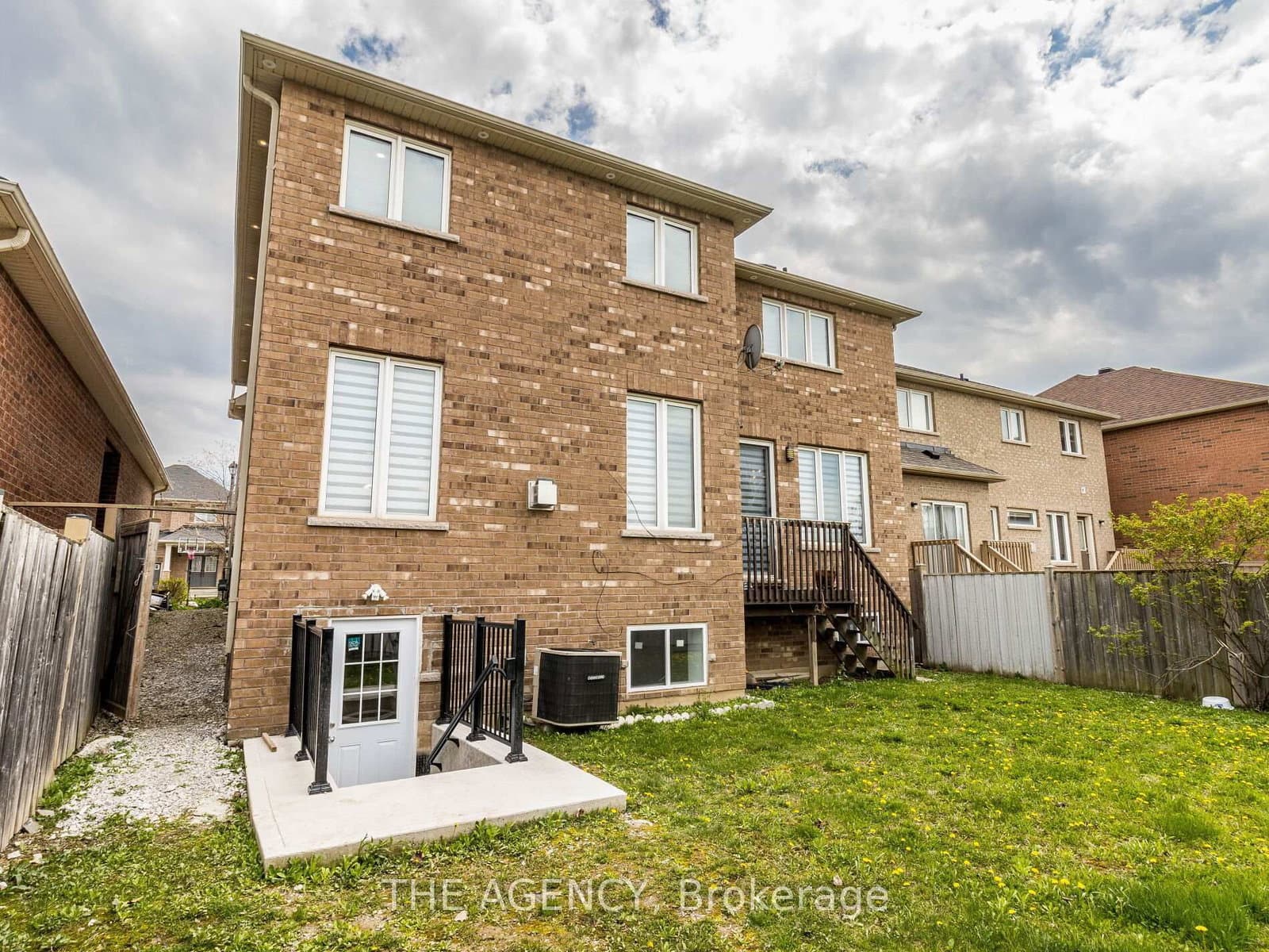612 Serafini Crescent thumbnail 40