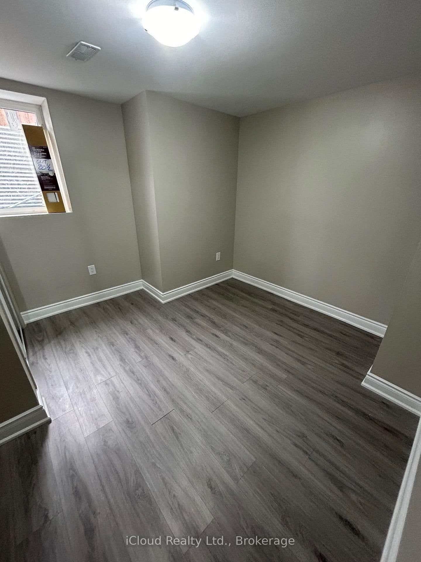 1295 Rose Way W thumbnail 11
