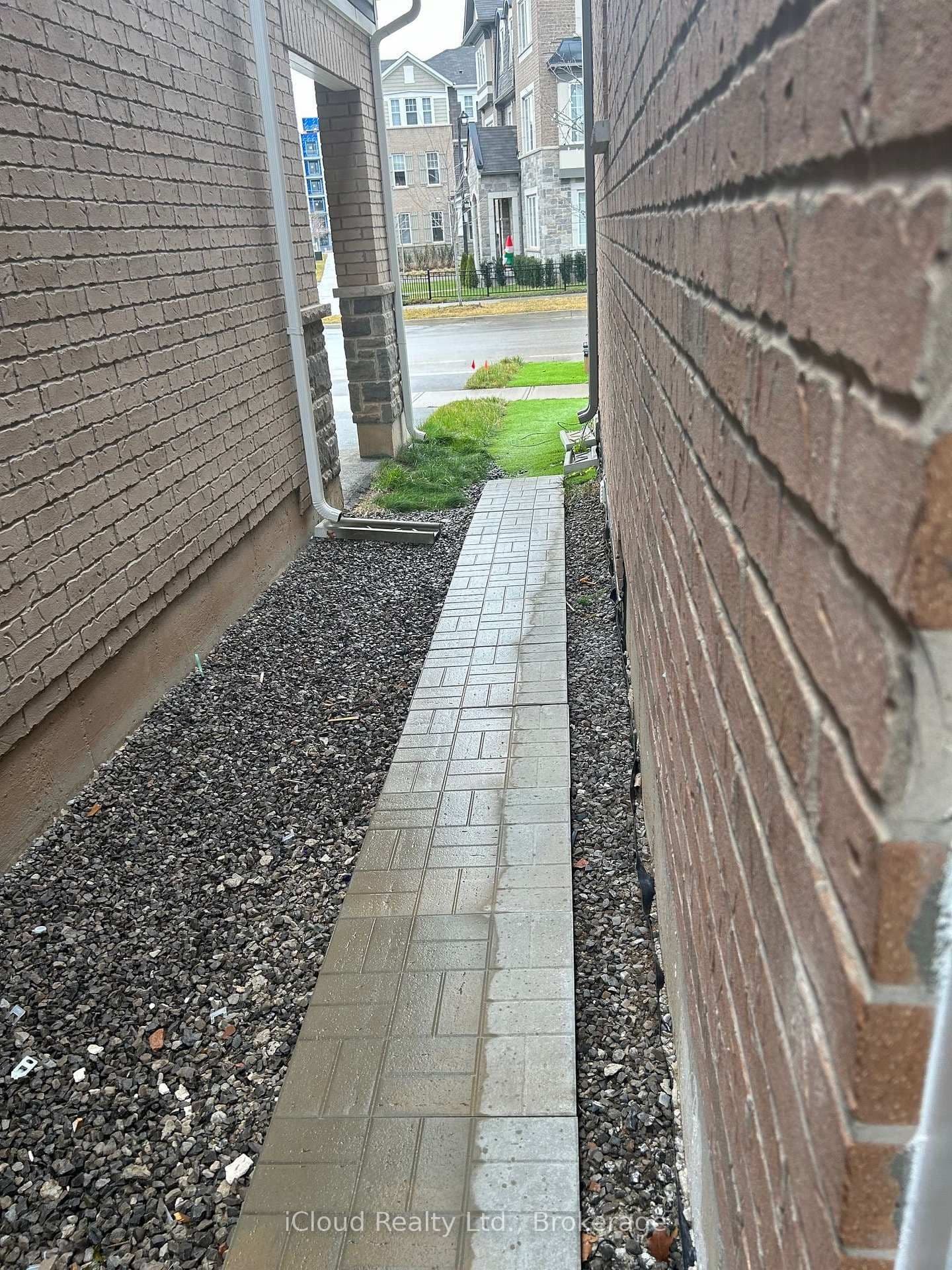 1295 Rose Way W thumbnail 2
