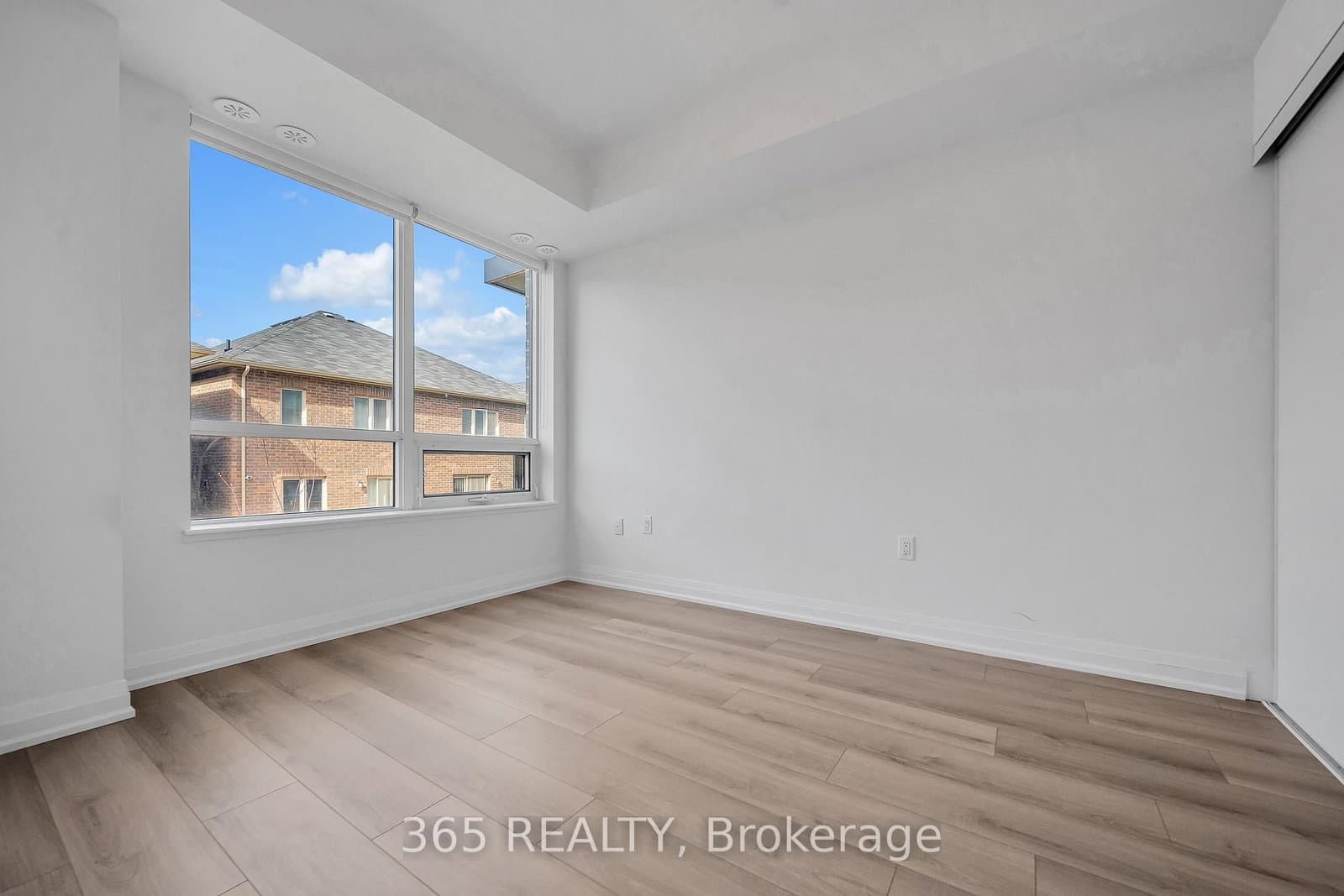 65 Attmar Drive, Unit 261 thumbnail 10