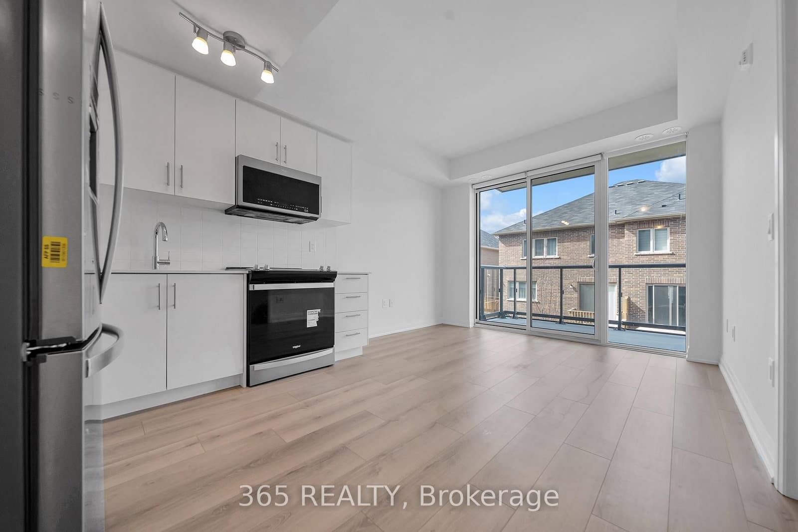 65 Attmar Drive, Unit 261 thumbnail 5