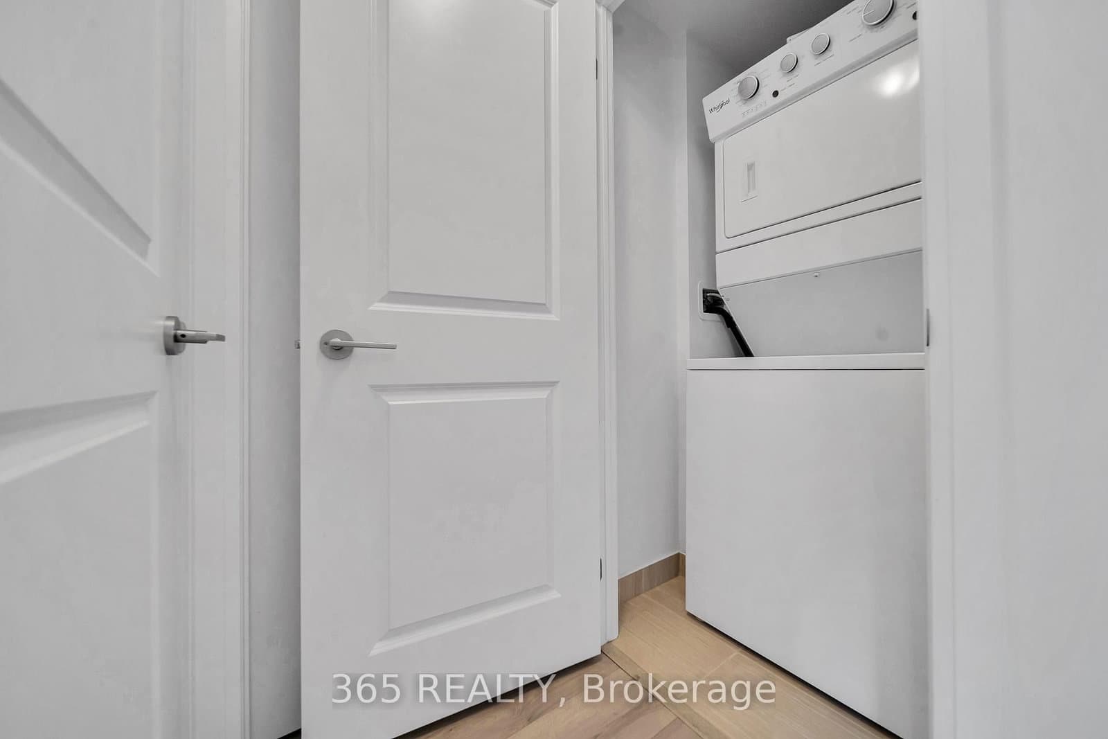 65 Attmar Drive, Unit 261 thumbnail 8